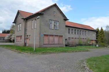 <p>Zuid-oosthoek van het wachtgebouw.</p>
